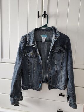 Hollywood The Jeans People Women's Blue Denim Jean Jacket by Jeepers